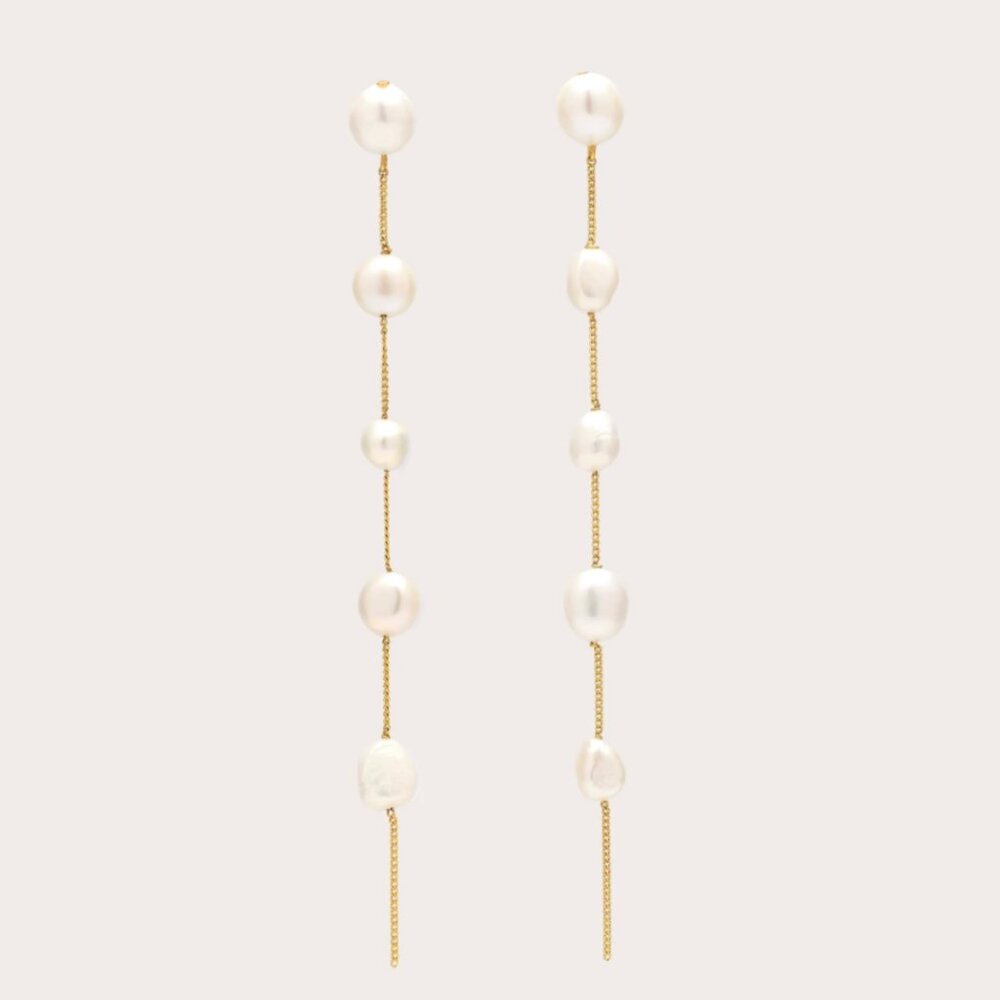GIVEAWAY- ATUM EARRING LittleWhiteLooks x Poshmark